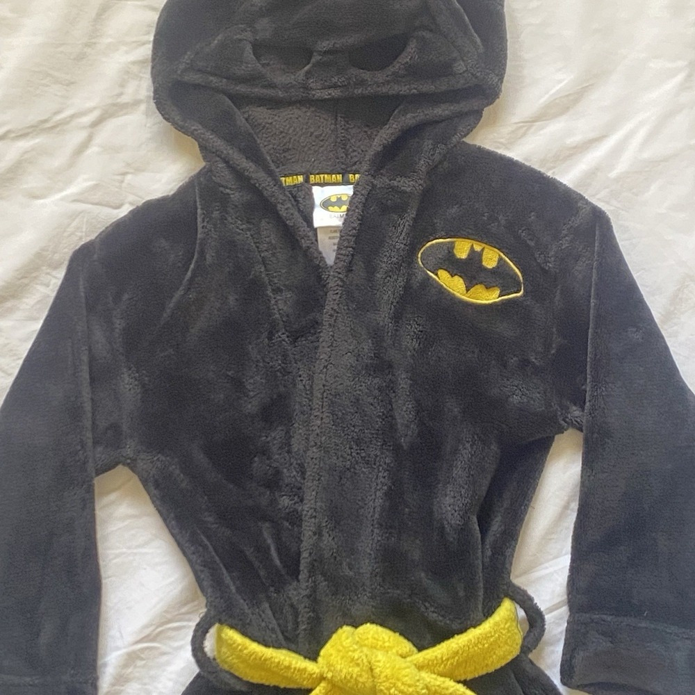 DC Comics Boys Batman Hooded Robe Size 5T Bat Emblem Black Yellow